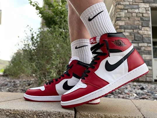 Купить AIR JORDAN 1 RETRO HIGH CHICAGO - 100% оригинал
