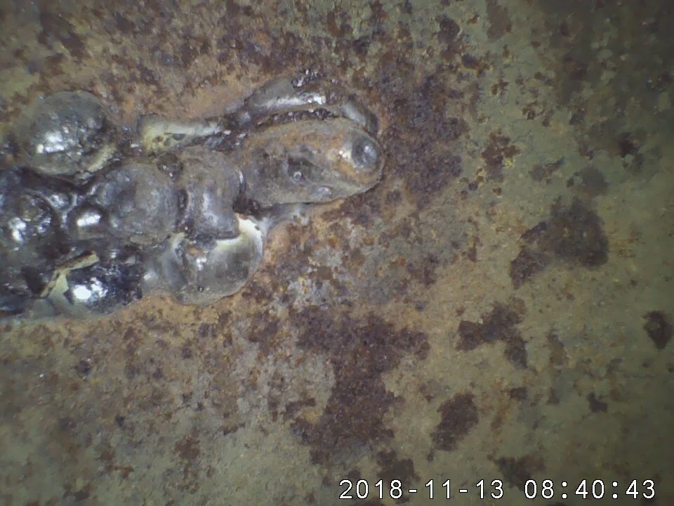 VOYAGER C50 videoscope image captured inside a dark metal component