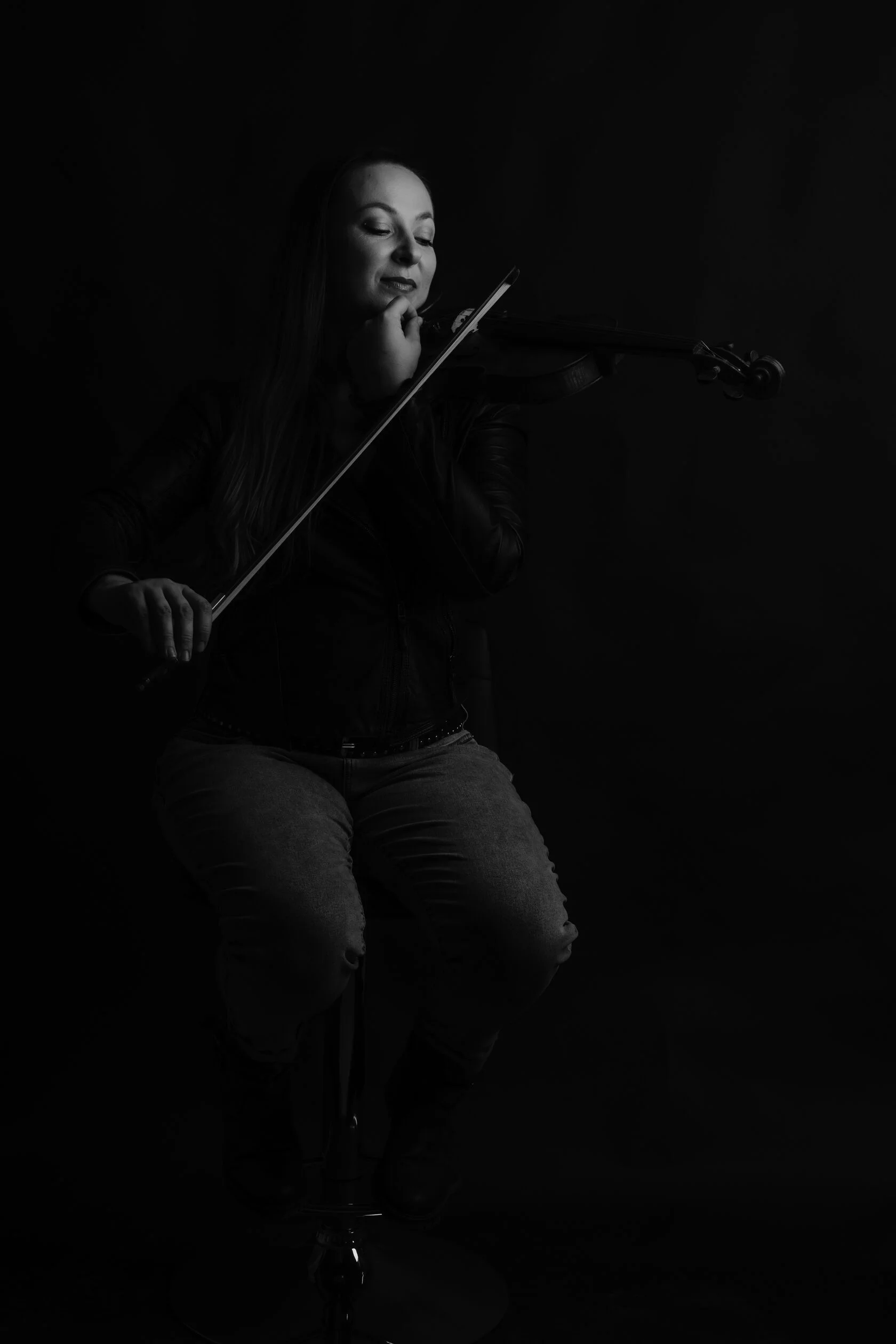 Polina Diorditsa tocando el violín para eventos corporativos