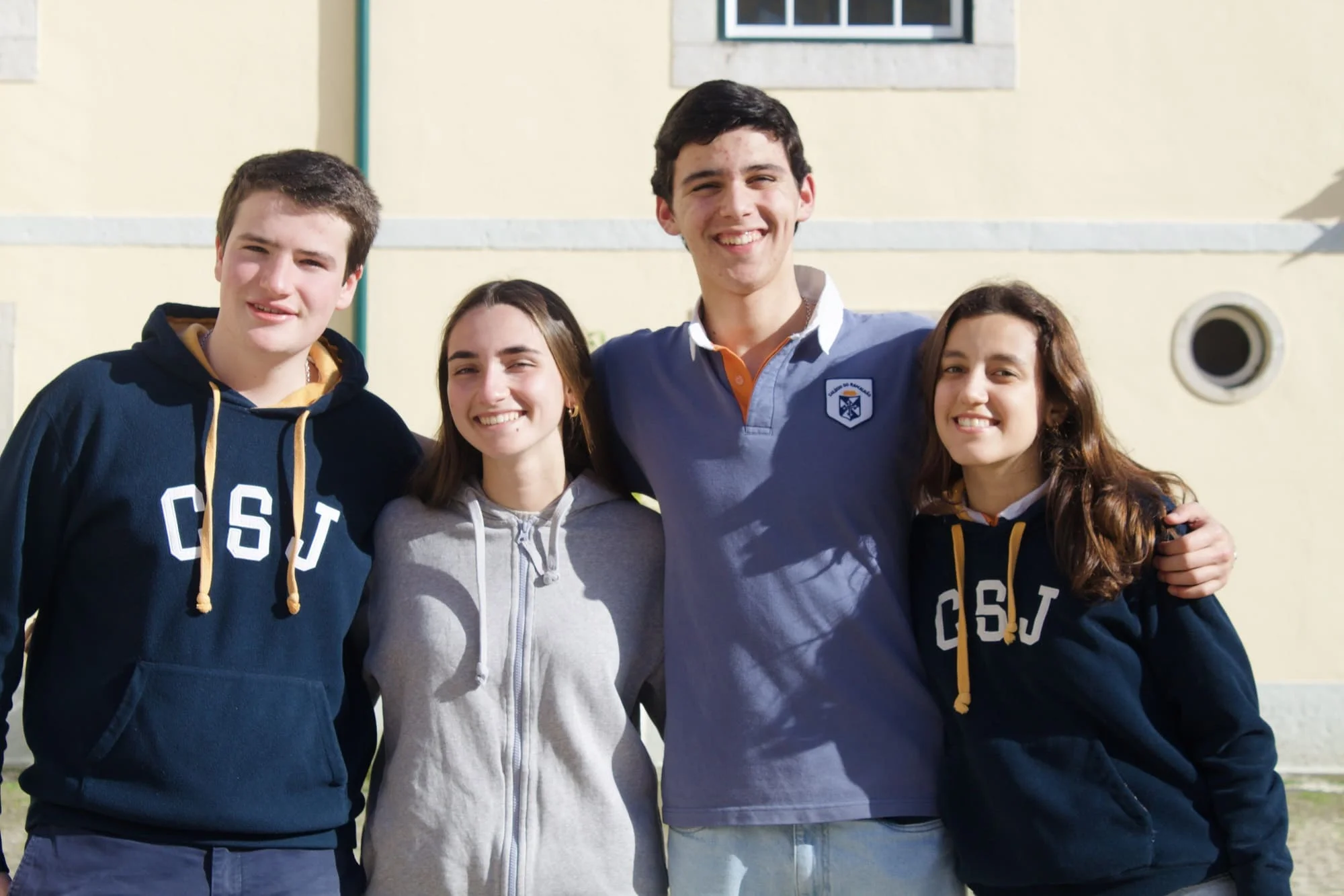 Alunos_farda_informa 