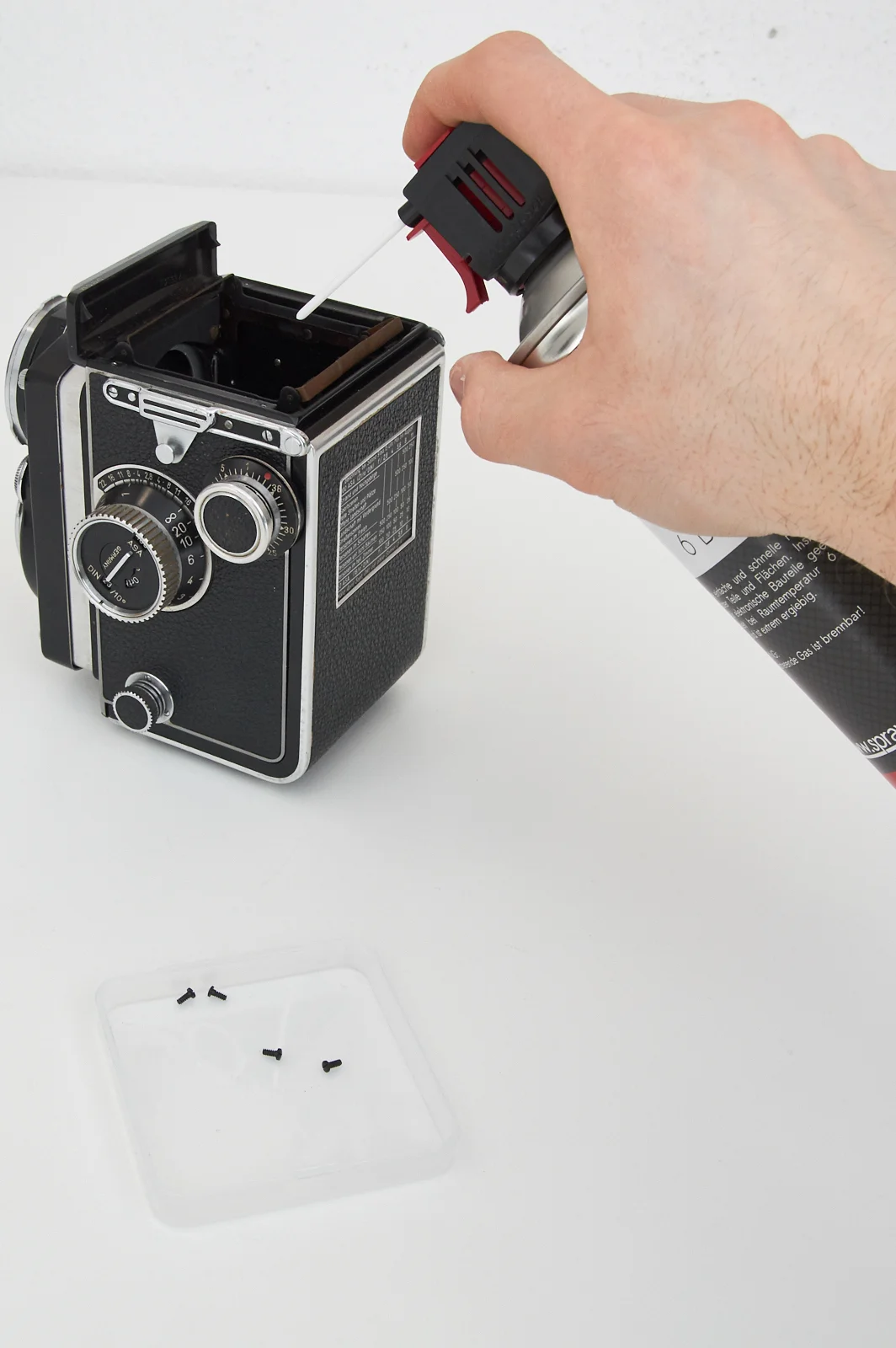 Detailed Rolleiflex screen installation instruction