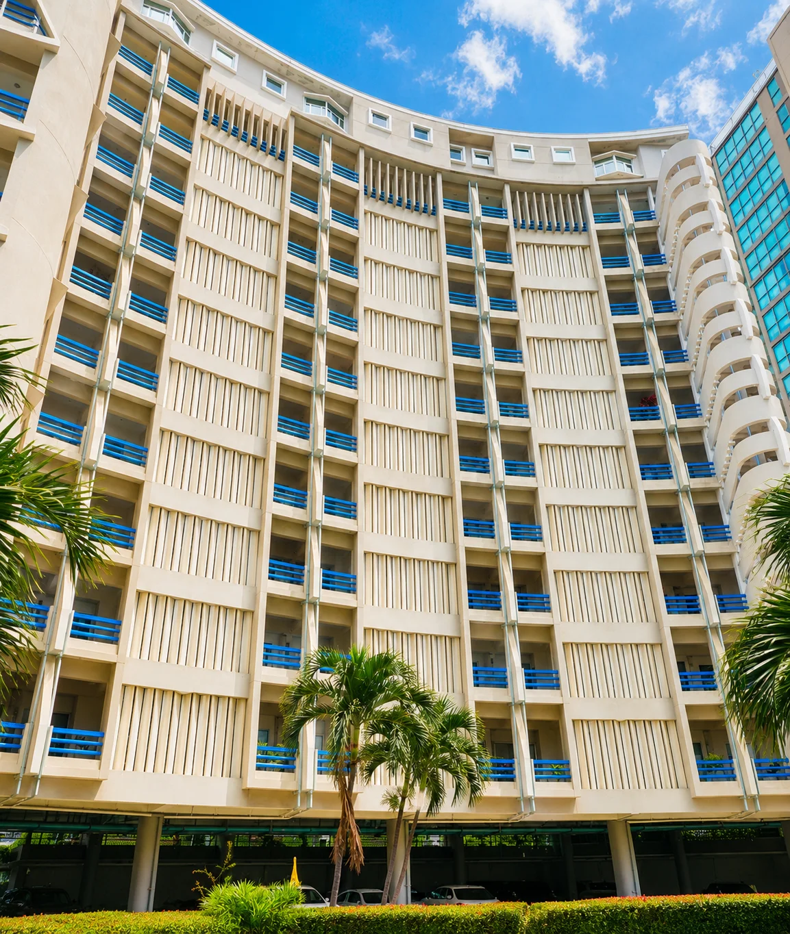 Peak Condominium