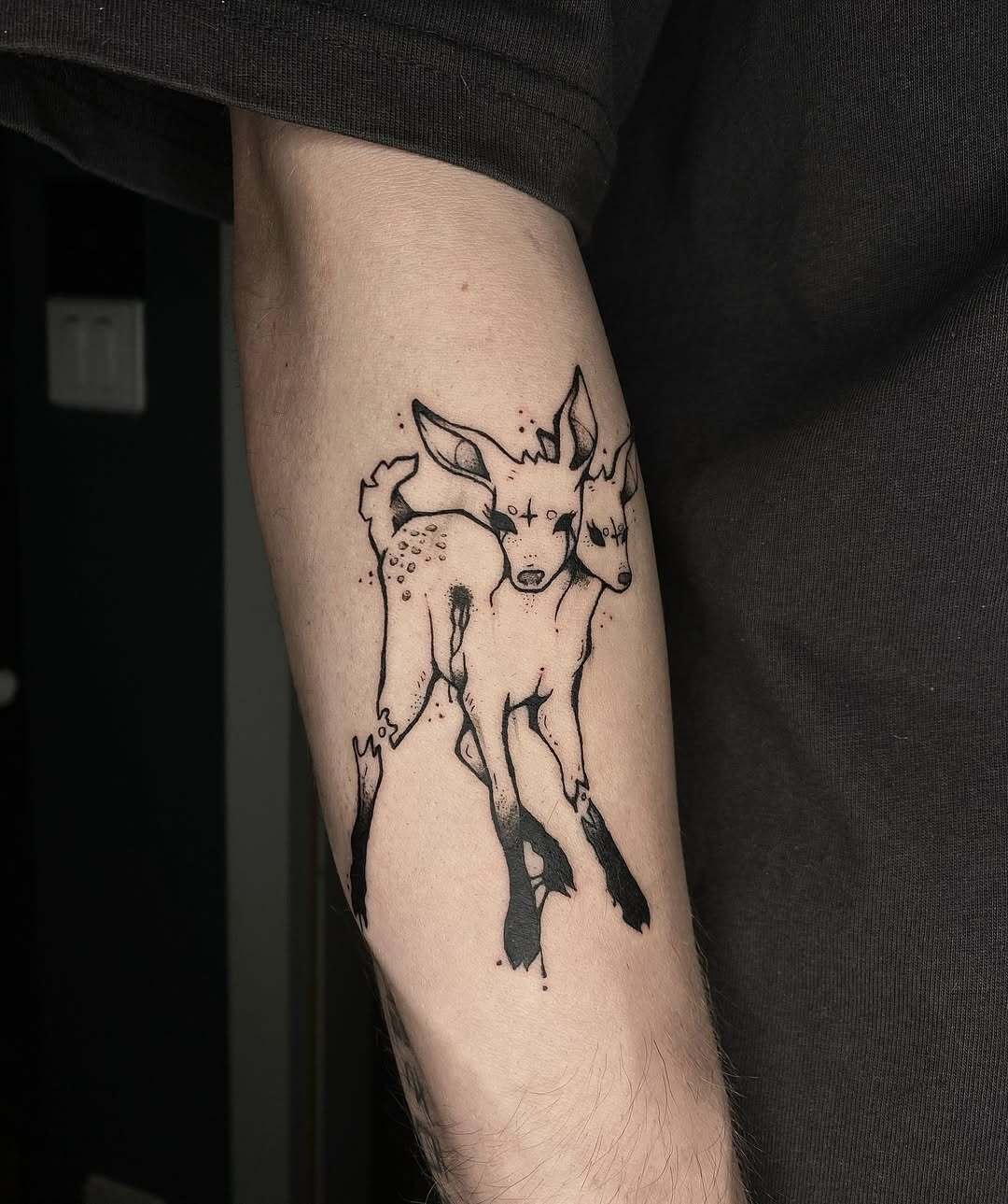 Dunkle Graphik Tattoo von Gina – Arbeit 5