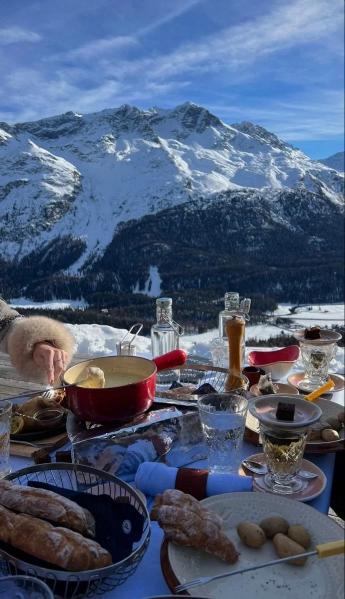 Fondue lunch facing the mountains