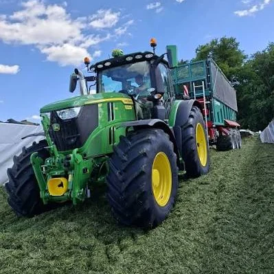 DIGRAD John Deere traktor s prikolico