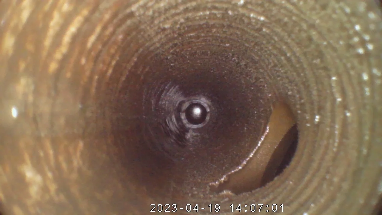 Internal automotive oil passage viewed with a VOYAGER C40 borescope