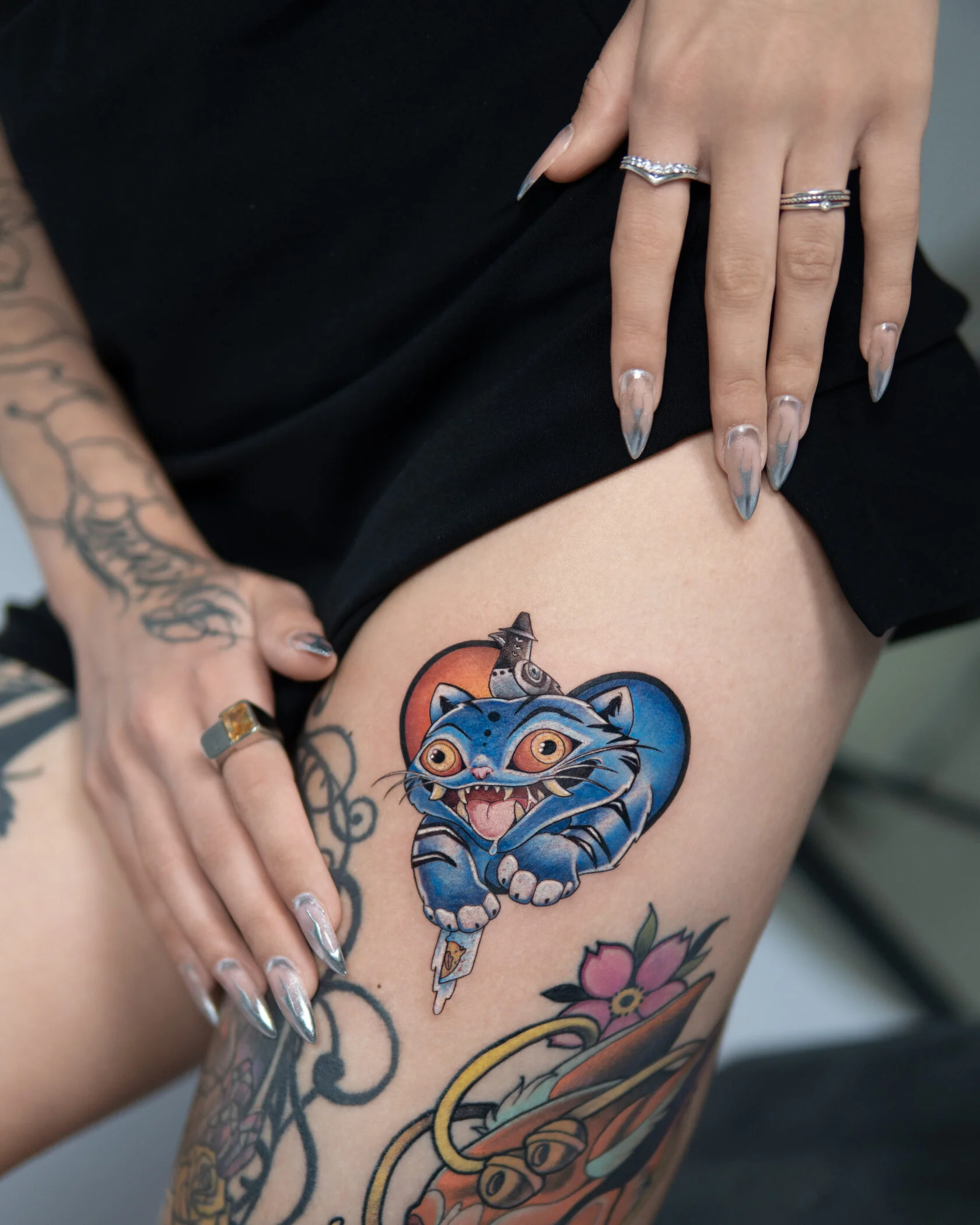 Farbige Tattoo-Arbeit aus dem Brennnessel Studio
