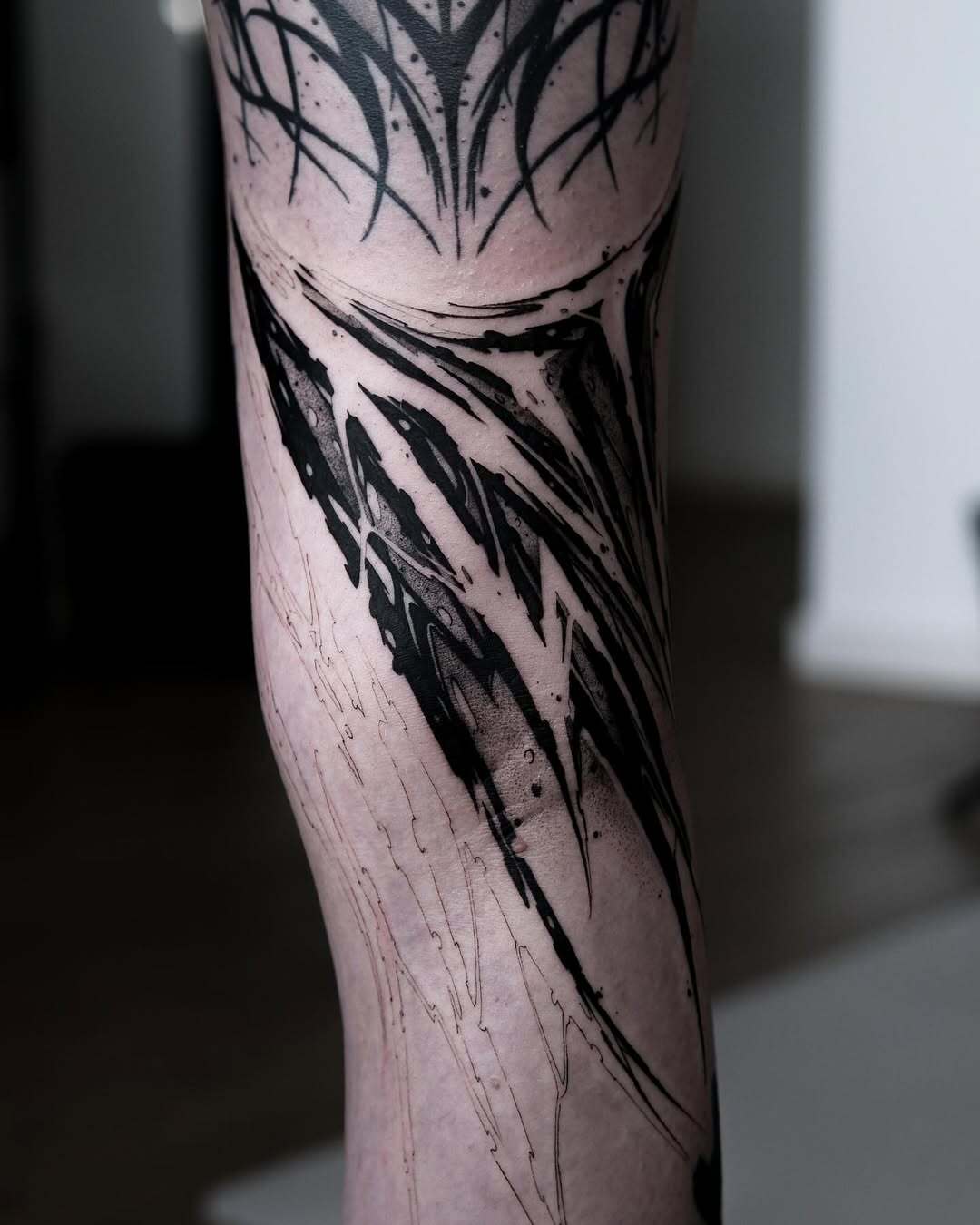 Graphik & Blackwork Tattoo von Sergiu – Arbeit 4