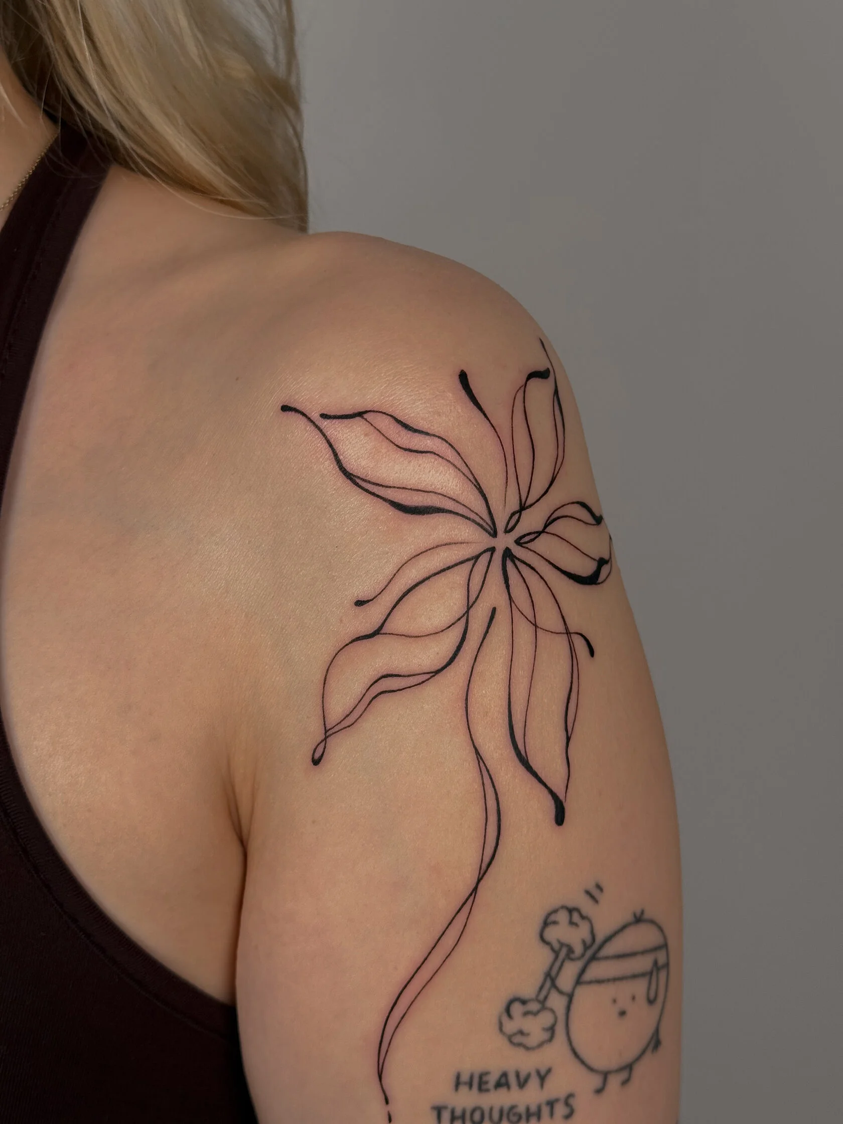 Botanisches Graphik-Tattoo von Daria – Arbeit 7
