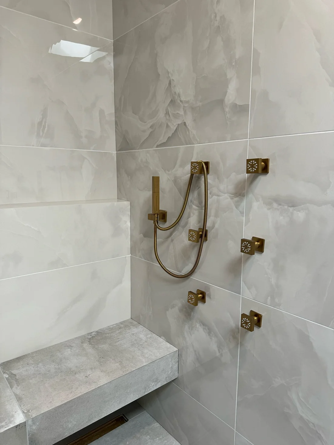 Shower system with brass body sprays