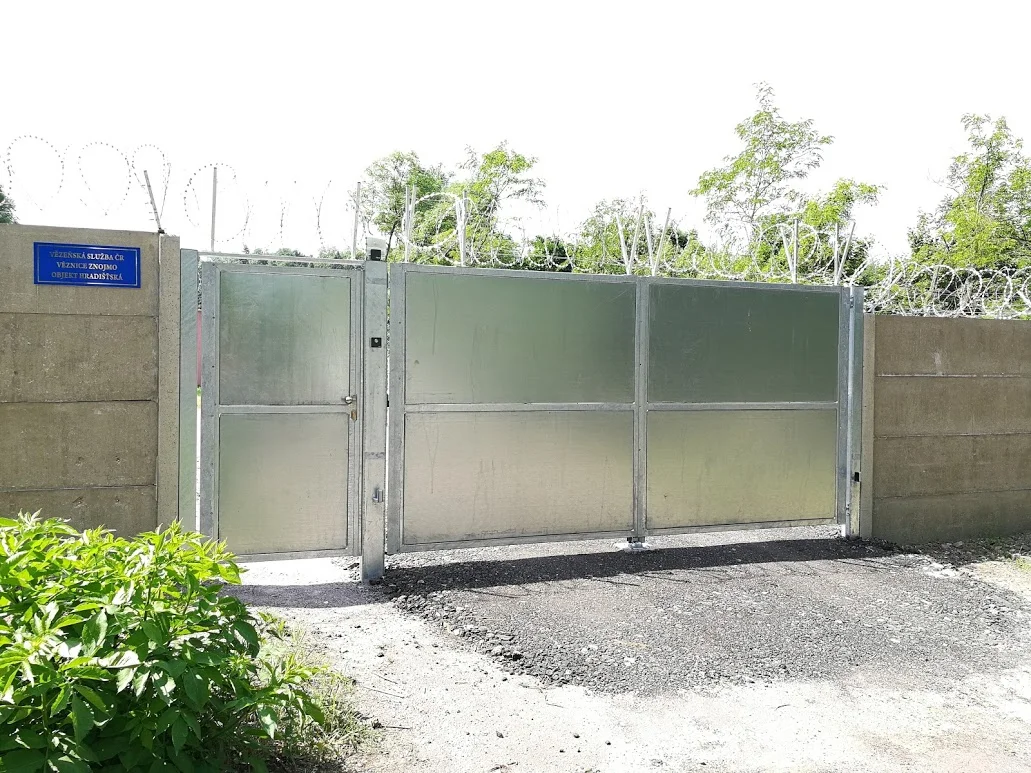 Křídlová brána 4