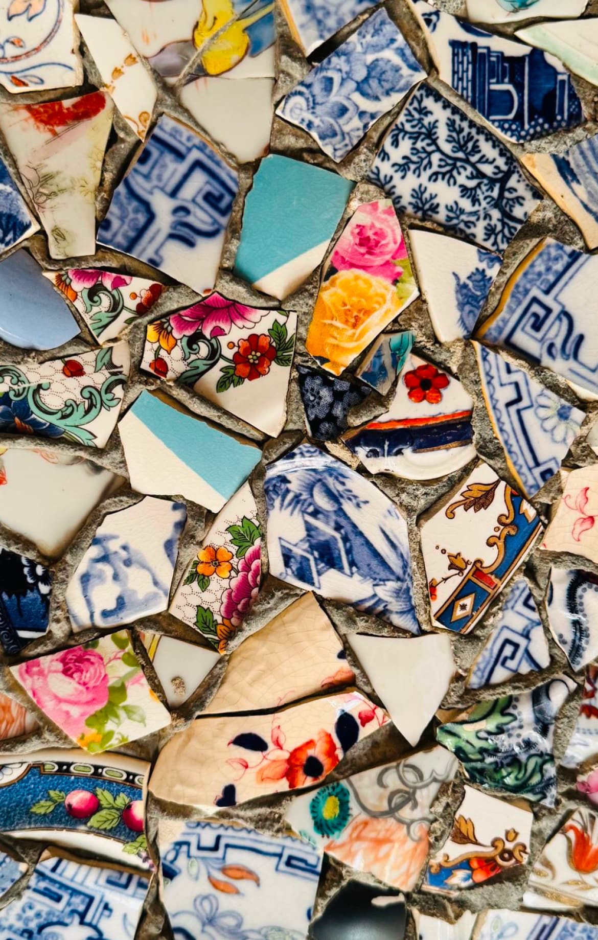 Fragments of patterned tableware