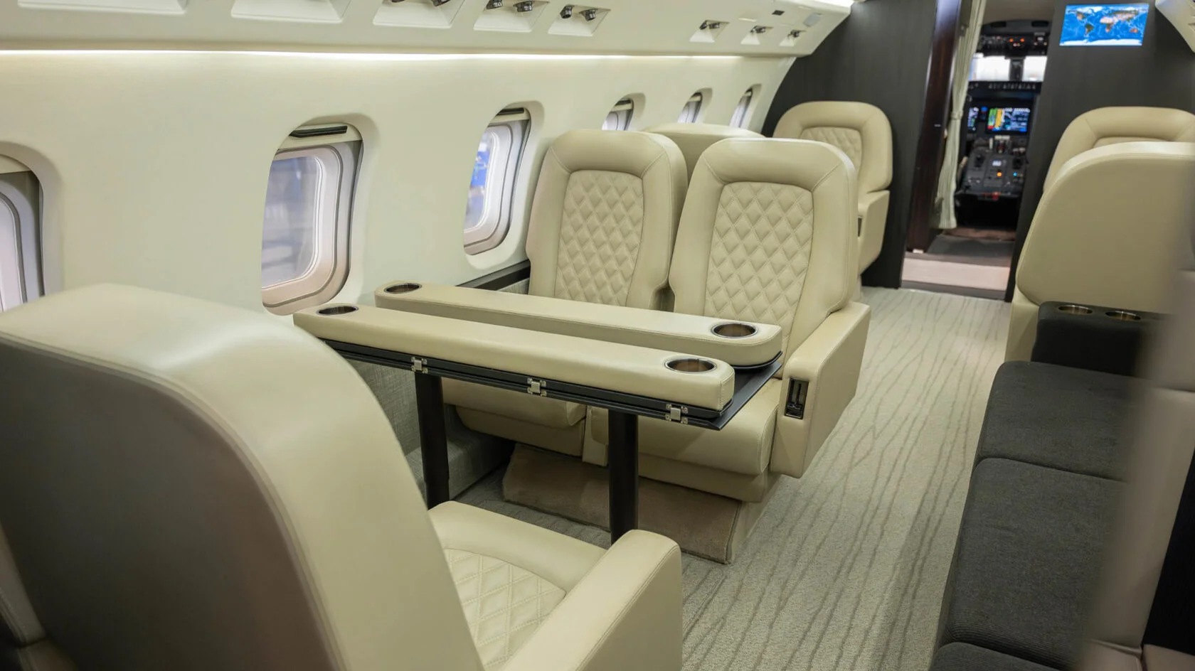 デビュー日ヨントン Challenger 604XT N314RC | Talon Air