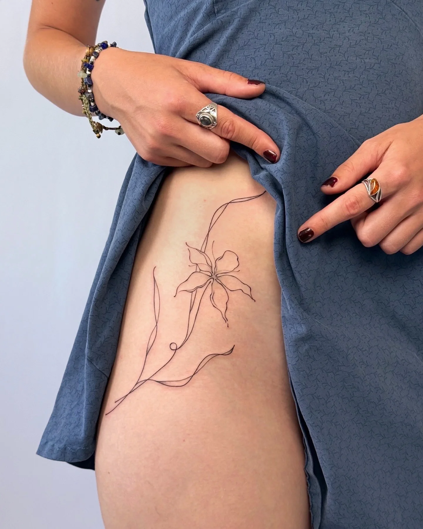 Botanisches Graphik-Tattoo von Daria – Arbeit 5