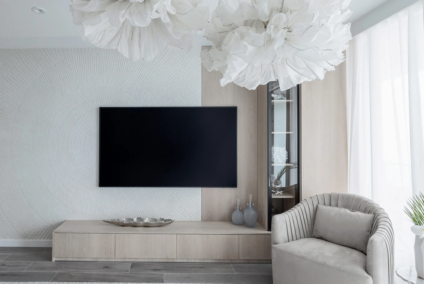 Monochromatic Elegance at Solemar Residence