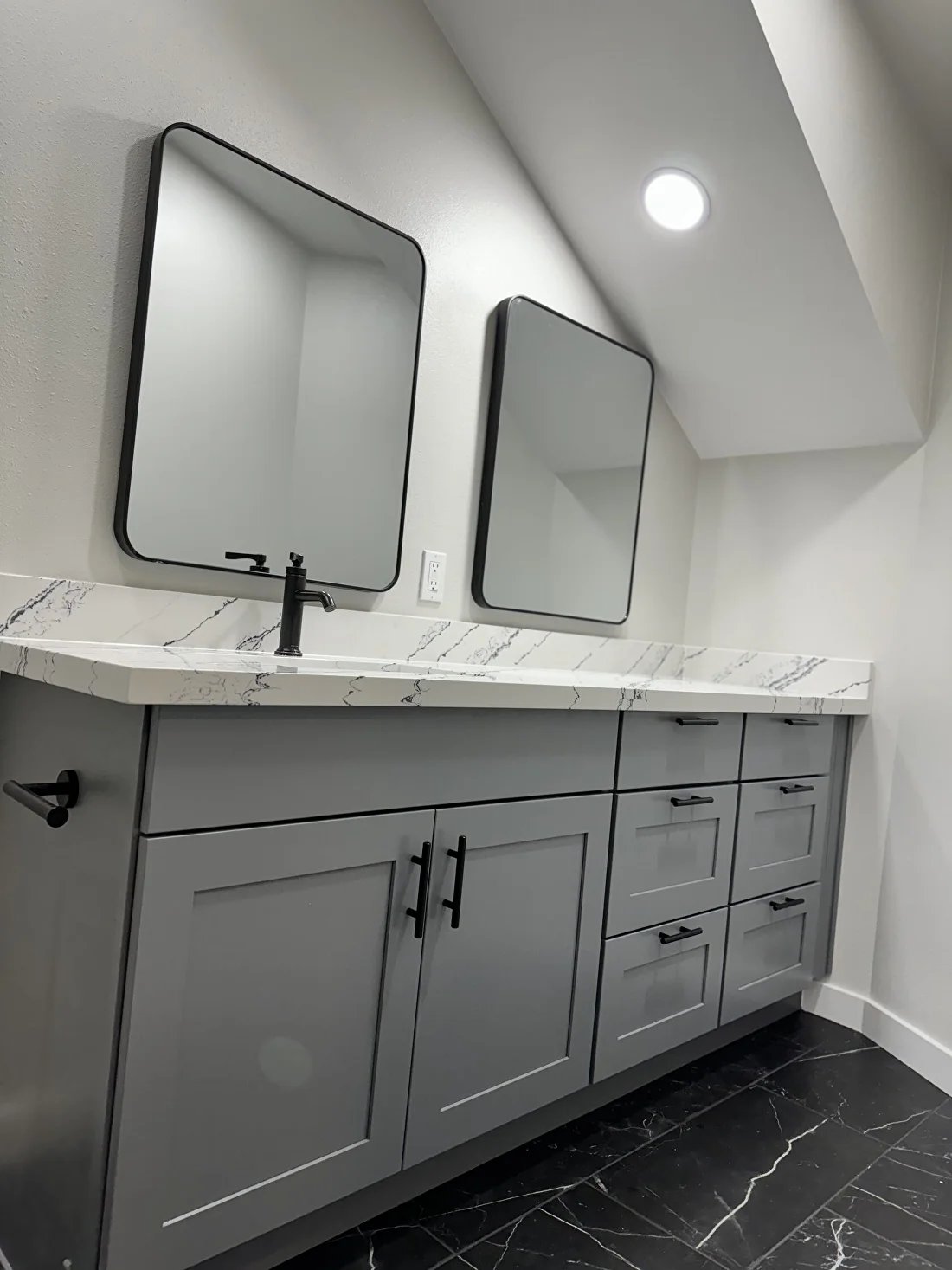 Double vanity with quartz countertop
