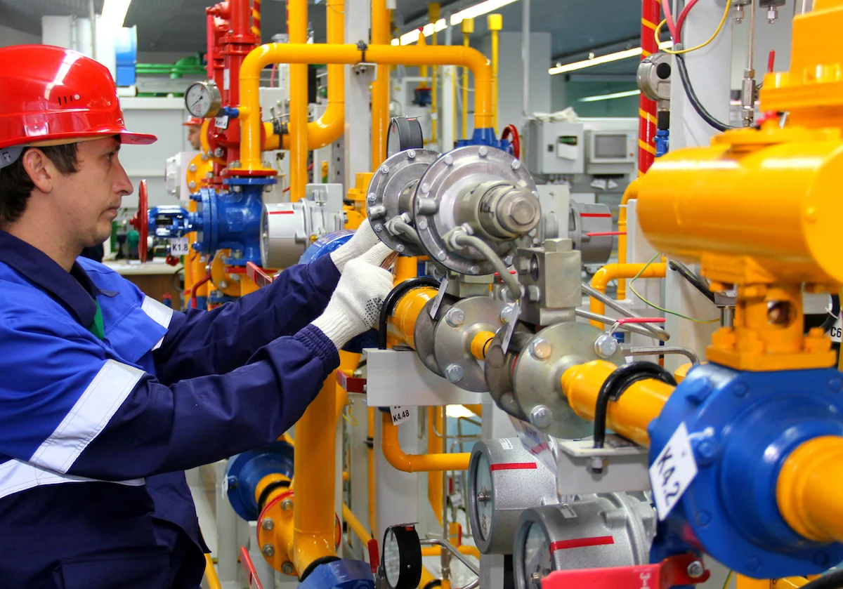 Natural gas facility maintenance and visual inspection