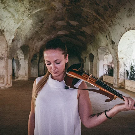 Live violin music for a destination wedding in Morelos Mexico