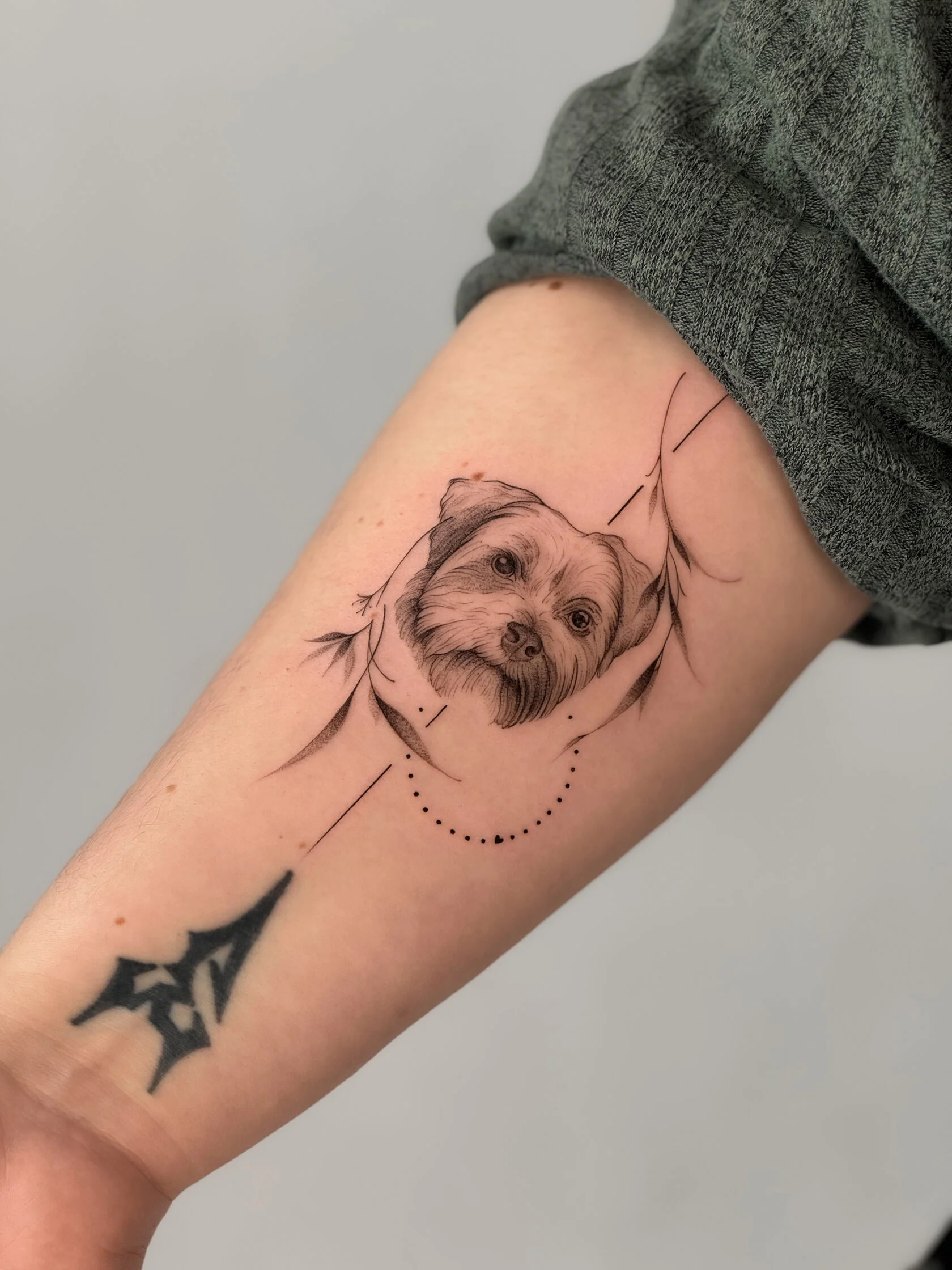 Fine Line Tattoo von Yana – Arbeit 12